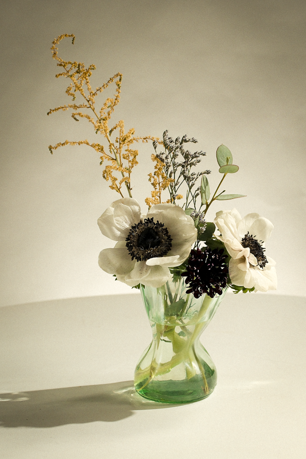 Hourglass Mini Vase